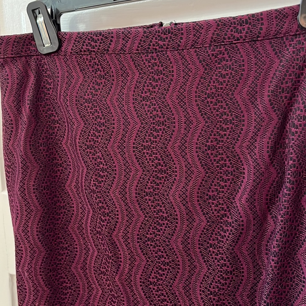 Gorgeous lacy pencil skirt
